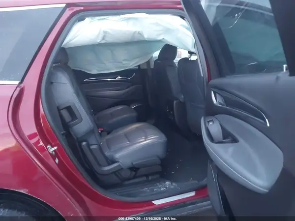 5GAEVAKW7JJ265283 2018 BUICK ENCLAVE - Image 8