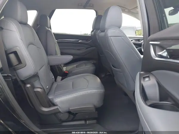 5GAEVAKW7LJ105715 2020 BUICK ENCLAVE - Image 8