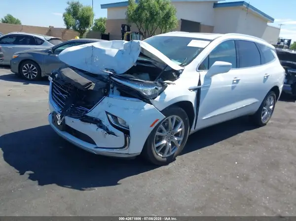 5GAEVAKW7PJ235855 2023 BUICK ENCLAVE - Image 2