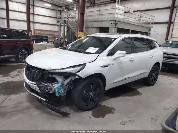 5GAEVAKW7RJ120286 2024 BUICK ENCLAVE - Image 2