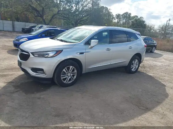 5GAEVAKW8JJ136999 2018 BUICK ENCLAVE - Image 2