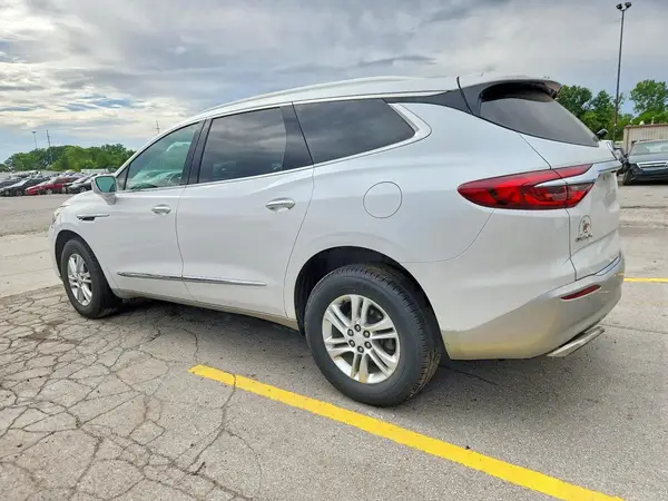 5GAEVAKW8JJ141670 2018 BUICK ENCLAVE - Image 2
