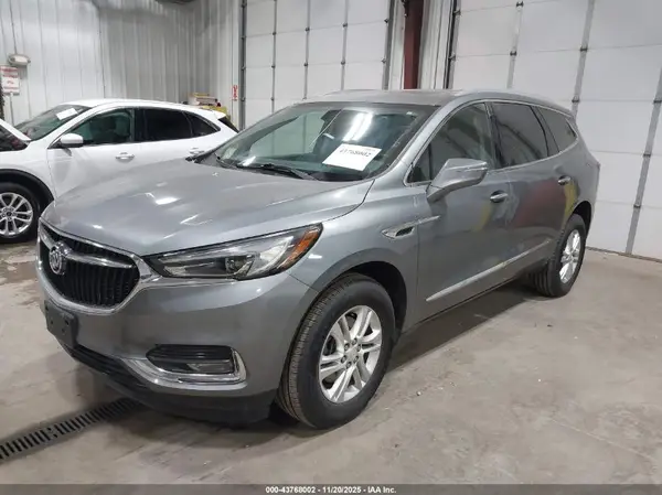 5GAEVAKW8JJ143533 2018 BUICK ENCLAVE - Image 2