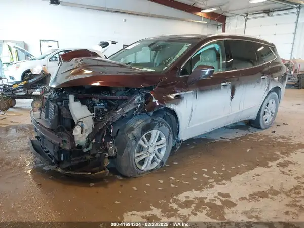 5GAEVAKW8JJ159781 2018 BUICK ENCLAVE - Image 2