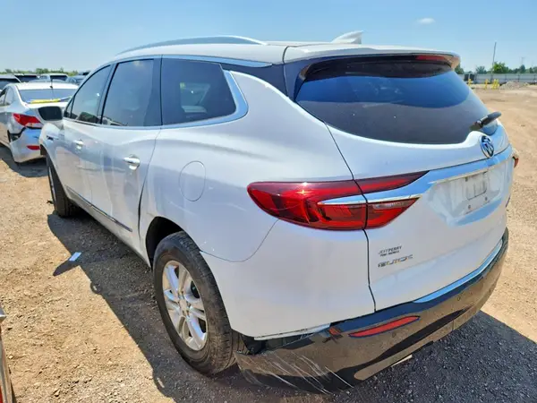 5GAEVAKW8JJ178475 2018 BUICK ENCLAVE - Image 2