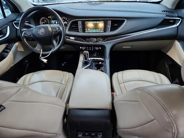 5GAEVAKW8JJ178704 2018 BUICK ENCLAVE - Image 8