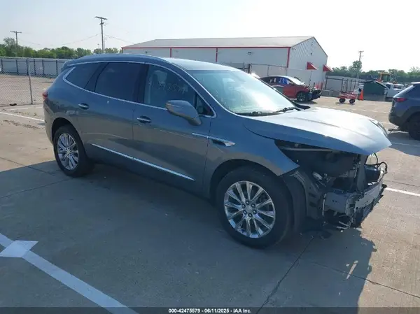 5GAEVAKW8JJ197561 2018 BUICK ENCLAVE - Image 1