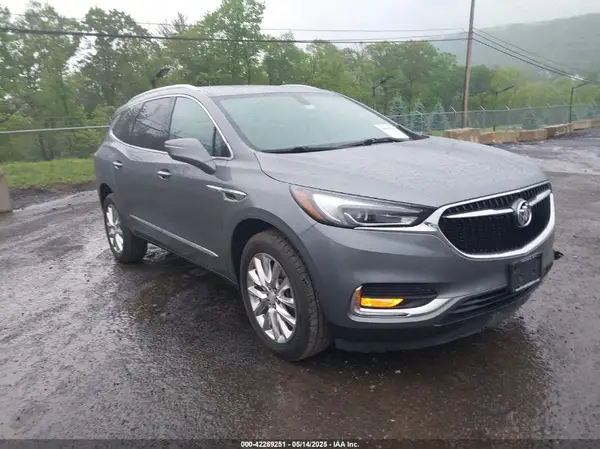 5GAEVAKW8JJ237959 2018 BUICK ENCLAVE - Image 1