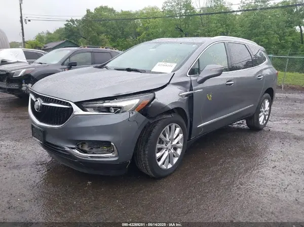 5GAEVAKW8JJ237959 2018 BUICK ENCLAVE - Image 2