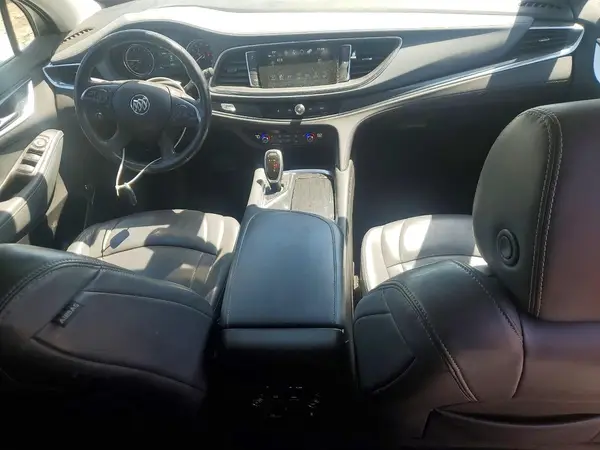 5GAEVAKW8JJ257693 2018 BUICK ENCLAVE - Image 8