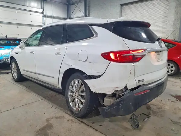 5GAEVAKW8KJ143002 2019 BUICK ENCLAVE - Image 2