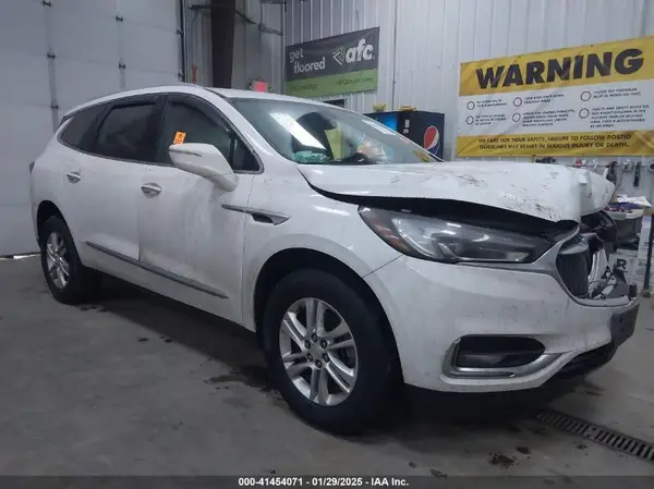 5GAEVAKW9JJ123923 2018 BUICK ENCLAVE - Image 1