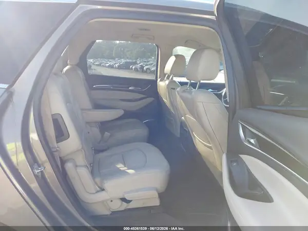 5GAEVAKW9JJ126675 2018 BUICK ENCLAVE - Image 8