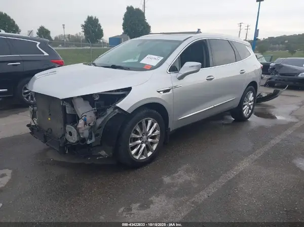 5GAEVAKW9JJ183507 2018 BUICK ENCLAVE - Image 2