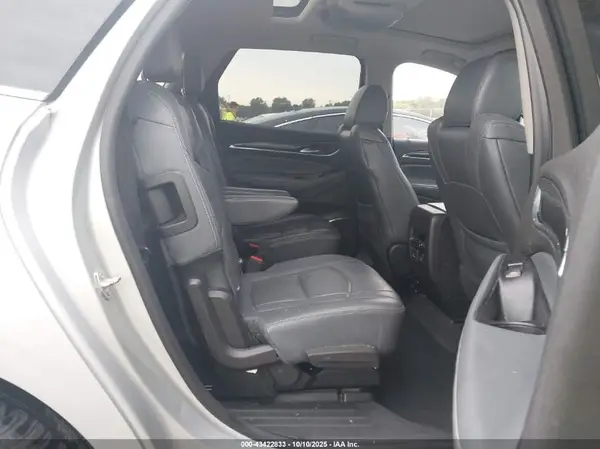 5GAEVAKW9JJ183507 2018 BUICK ENCLAVE - Image 8