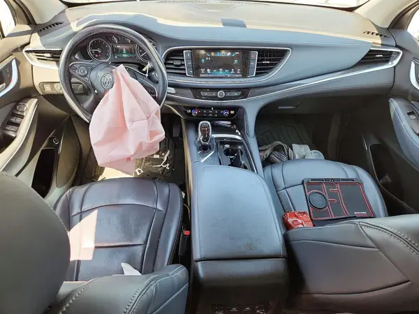 5GAEVAKW9JJ198072 2018 BUICK ENCLAVE - Image 8