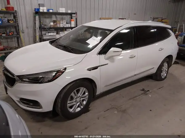 5GAEVAKW9JJ250641 2018 BUICK ENCLAVE - Image 2