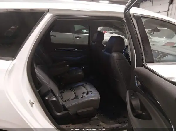5GAEVAKW9JJ250641 2018 BUICK ENCLAVE - Image 8