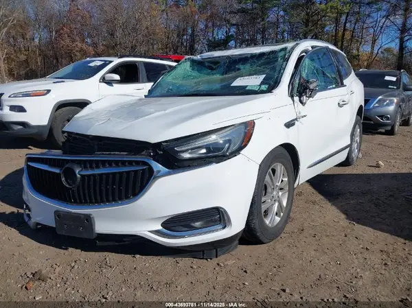 5GAEVAKW9JJ261476 2018 BUICK ENCLAVE - Image 2