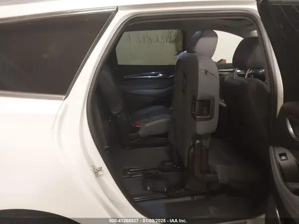 5GAEVAKW9KJ126760 2019 BUICK ENCLAVE - Image 8