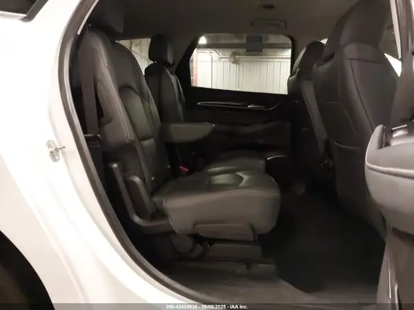 5GAEVAKW9KJ286525 2019 BUICK ENCLAVE - Image 8