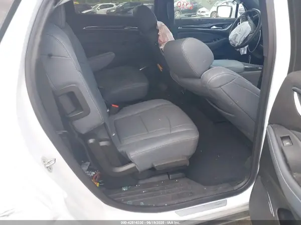 5GAEVAKW9PJ269232 2023 BUICK ENCLAVE - Image 8