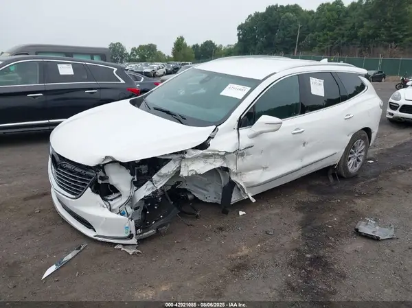 5GAEVAKW9RJ122329 2024 BUICK ENCLAVE - Image 2
