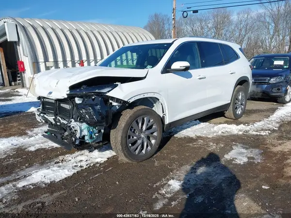 5GAEVARS2SJ102934 2025 BUICK ENCLAVE - Image 2