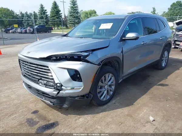 5GAEVARS8SJ242390 2025 BUICK ENCLAVE - Image 2