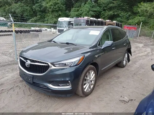 5GAEVBKW0JJ207828 2018 BUICK ENCLAVE - Image 2