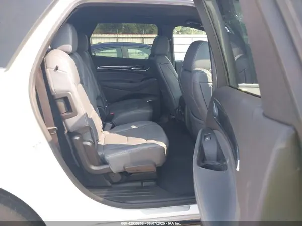 5GAEVBKW0RJ114335 2024 BUICK ENCLAVE - Image 8