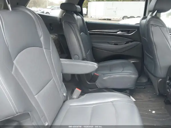 5GAEVBKW1JJ185080 2018 BUICK ENCLAVE - Image 8