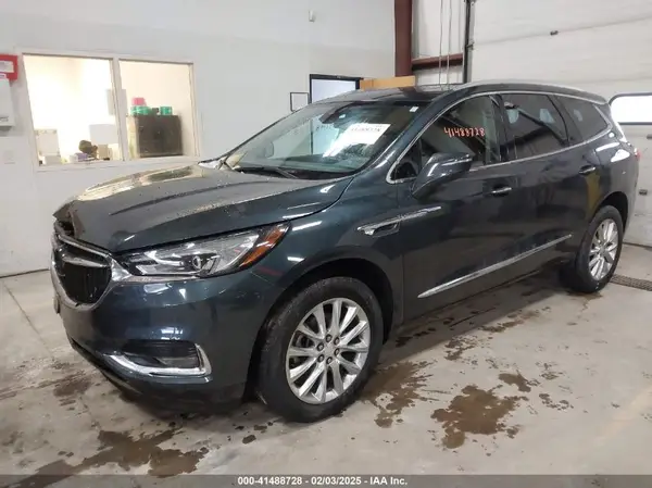 5GAEVBKW1JJ236948 2018 BUICK ENCLAVE - Image 2