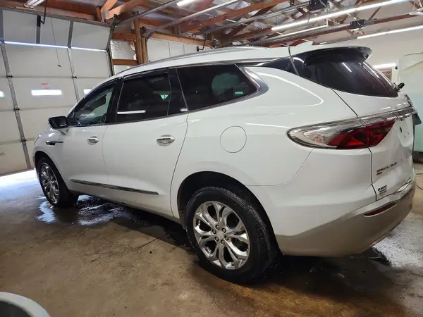 5GAEVBKW1PJ159734 2023 BUICK ENCLAVE - Image 2