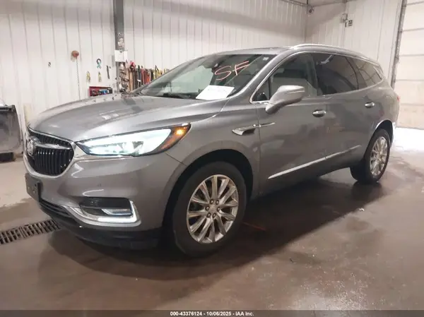 5GAEVBKW2MJ158734 2021 BUICK ENCLAVE - Image 2