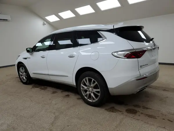 5GAEVBKW2NJ124245 2022 BUICK ENCLAVE - Image 2