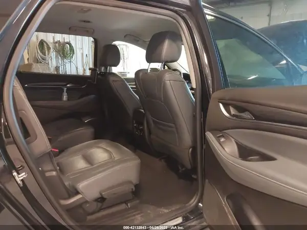 5GAEVBKW3JJ176722 2018 BUICK ENCLAVE - Image 8