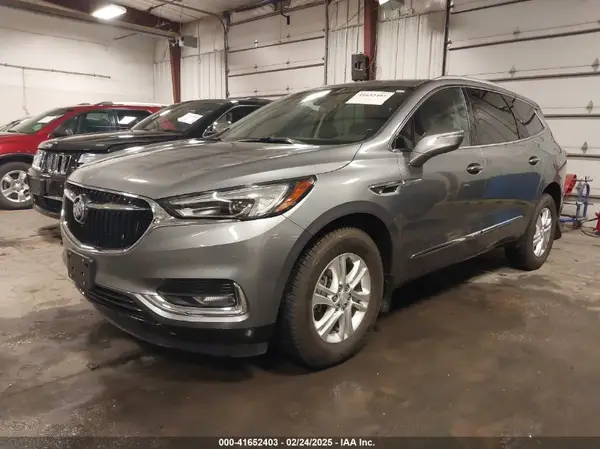 5GAEVBKW3JJ225689 2018 BUICK ENCLAVE - Image 2