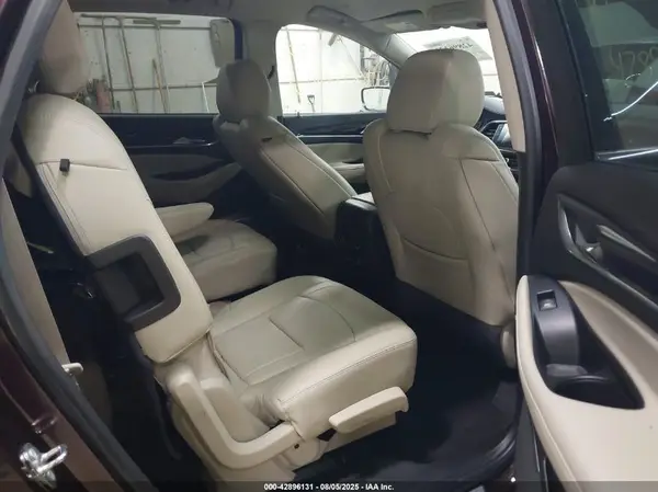 5GAEVBKW3JJ242301 2018 BUICK ENCLAVE - Image 8