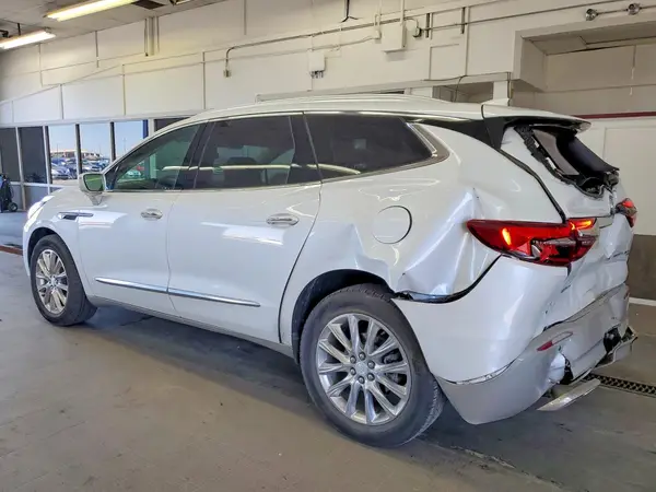 5GAEVBKW3JJ246414 2018 BUICK ENCLAVE - Image 2