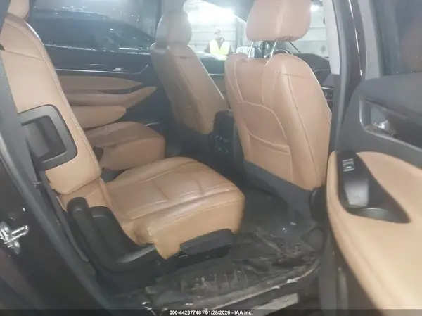 5GAEVBKW3JJ251709 2018 BUICK ENCLAVE - Image 8