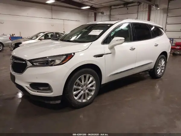 5GAEVBKW3KJ217044 2019 BUICK ENCLAVE - Image 2