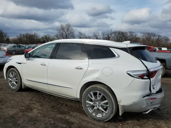5GAEVBKW3PJ174171 2023 BUICK ENCLAVE - Image 2
