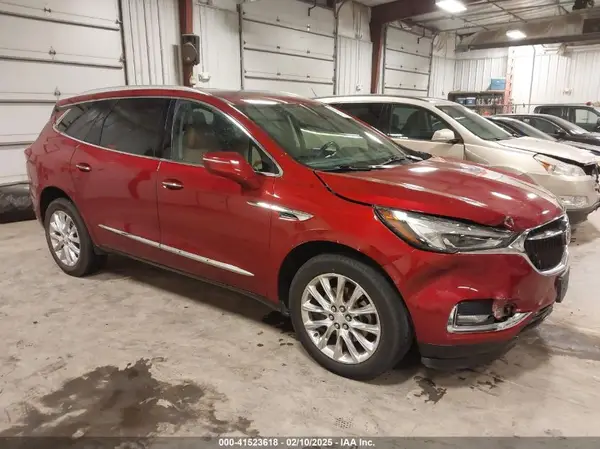 5GAEVBKW4JJ166166 2018 BUICK ENCLAVE - Image 1