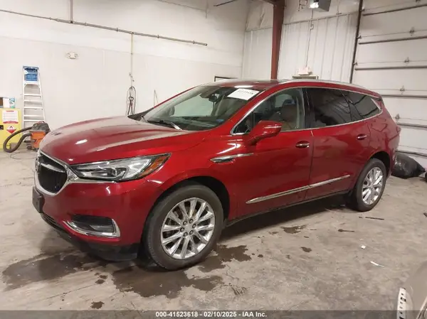 5GAEVBKW4JJ166166 2018 BUICK ENCLAVE - Image 2