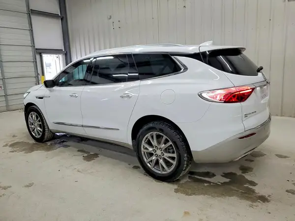 5GAEVBKW4NJ111710 2022 BUICK ENCLAVE - Image 2