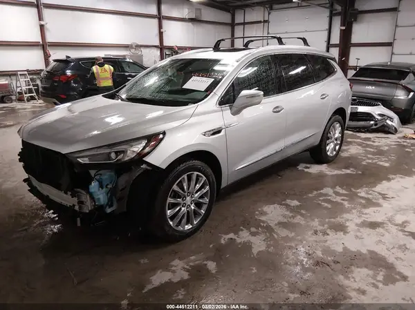 5GAEVBKW5KJ293848 2019 BUICK ENCLAVE - Image 2
