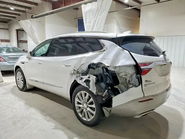 5GAEVBKW5MJ240697 2021 BUICK ENCLAVE - Image 2
