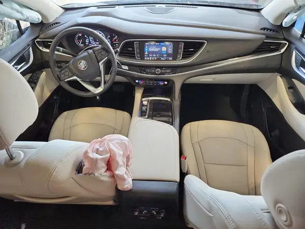 5GAEVBKW5PJ113825 2023 BUICK ENCLAVE - Image 8