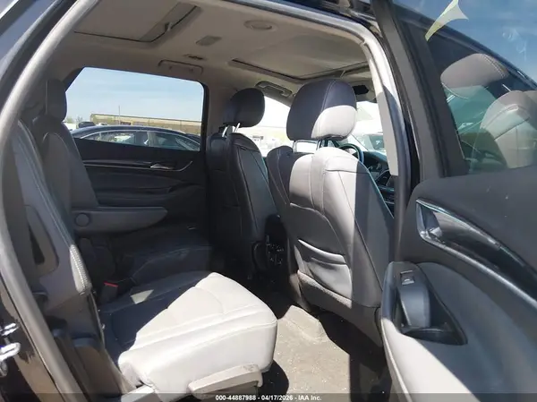 5GAEVBKW7JJ180479 2018 BUICK ENCLAVE - Image 8